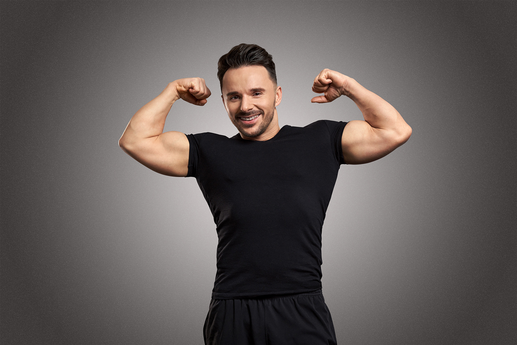 Qczaj pozujący w kampanii reklamowej